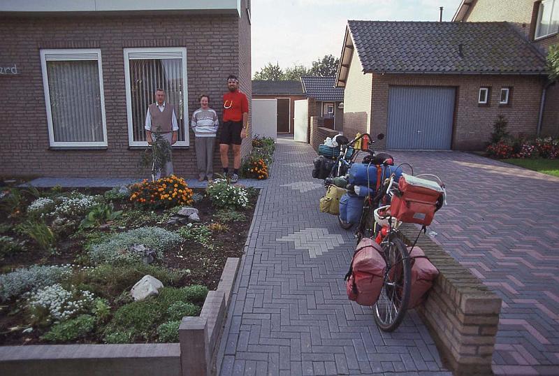 WT 1900 254-18 Netherlands With Jan Lamers Parents Veldhoven.jpg